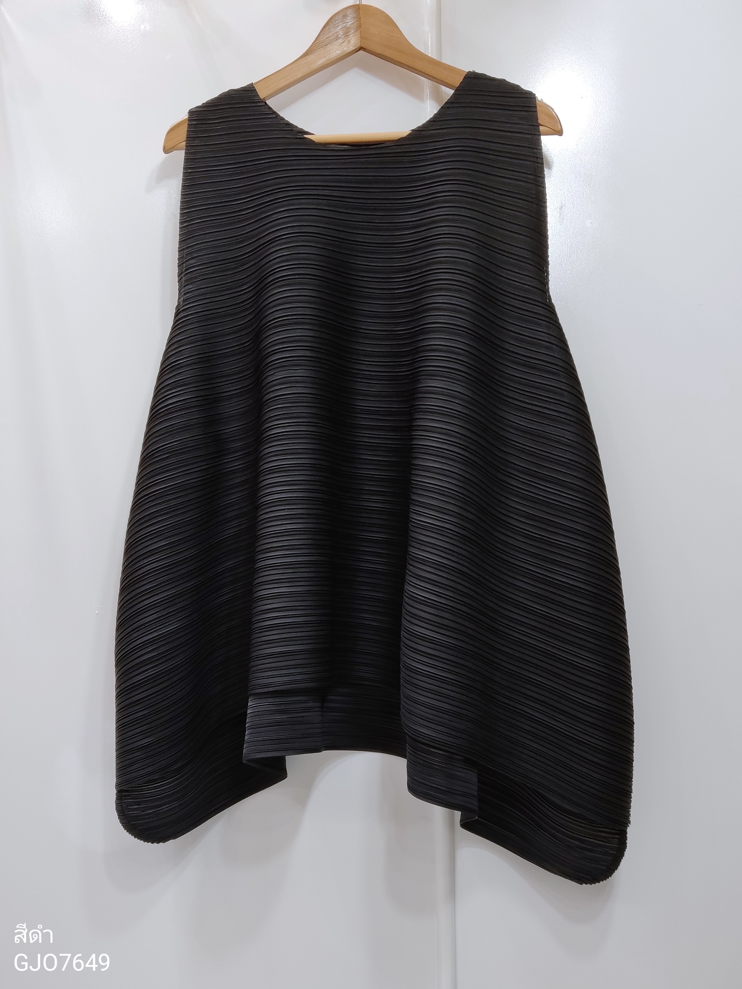 ปรับราคาลง20%!! 2MUAY รุ่น GJO7649 เสื้ออัดพลีทคุณภาพ SLEEVELESS CINCHED WAIST PLEATED TOP 11 สี FREE SIZE