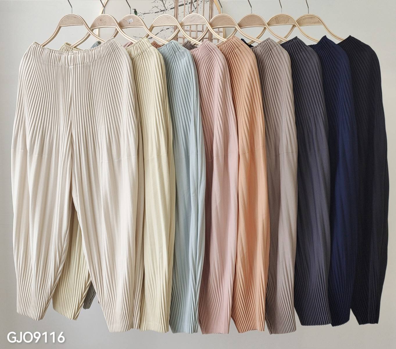 ปรับราคาลง20%!! 2MUAY รุ่น GJO9116 กางเกงพลีทคุณภาพ THICK FUFFY PLEATED PANTS 9สี FREE SIZE