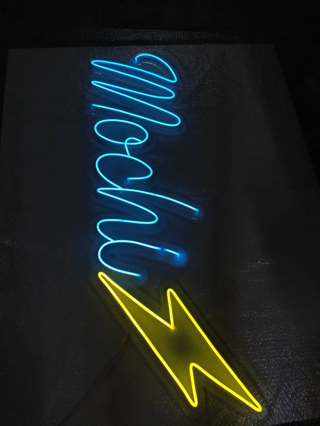 ป้ายไฟนีออนดัด