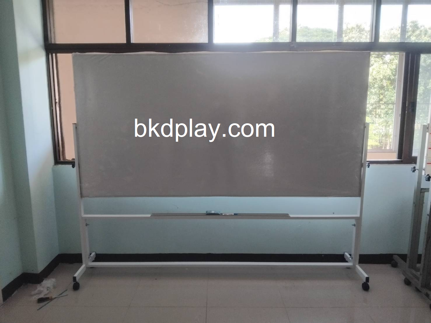 กระดานไวท์บอร์ดแม่เหล็ก กระดานมีล้อ 2 หน้า กระดานติดประกาศ สำนักงาน โรงเรียน หน่วยงานต่างๆ