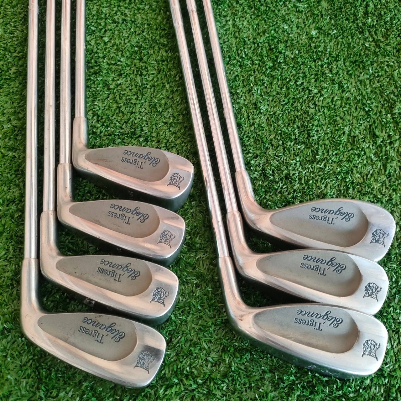 ** ไม้กอล์ฟสำหรับผู้หญิง ** ชุดเหล็ก LYNX TIGRESS ELEGANCE LADY มีเหล็ก 4-9 เเละ SW