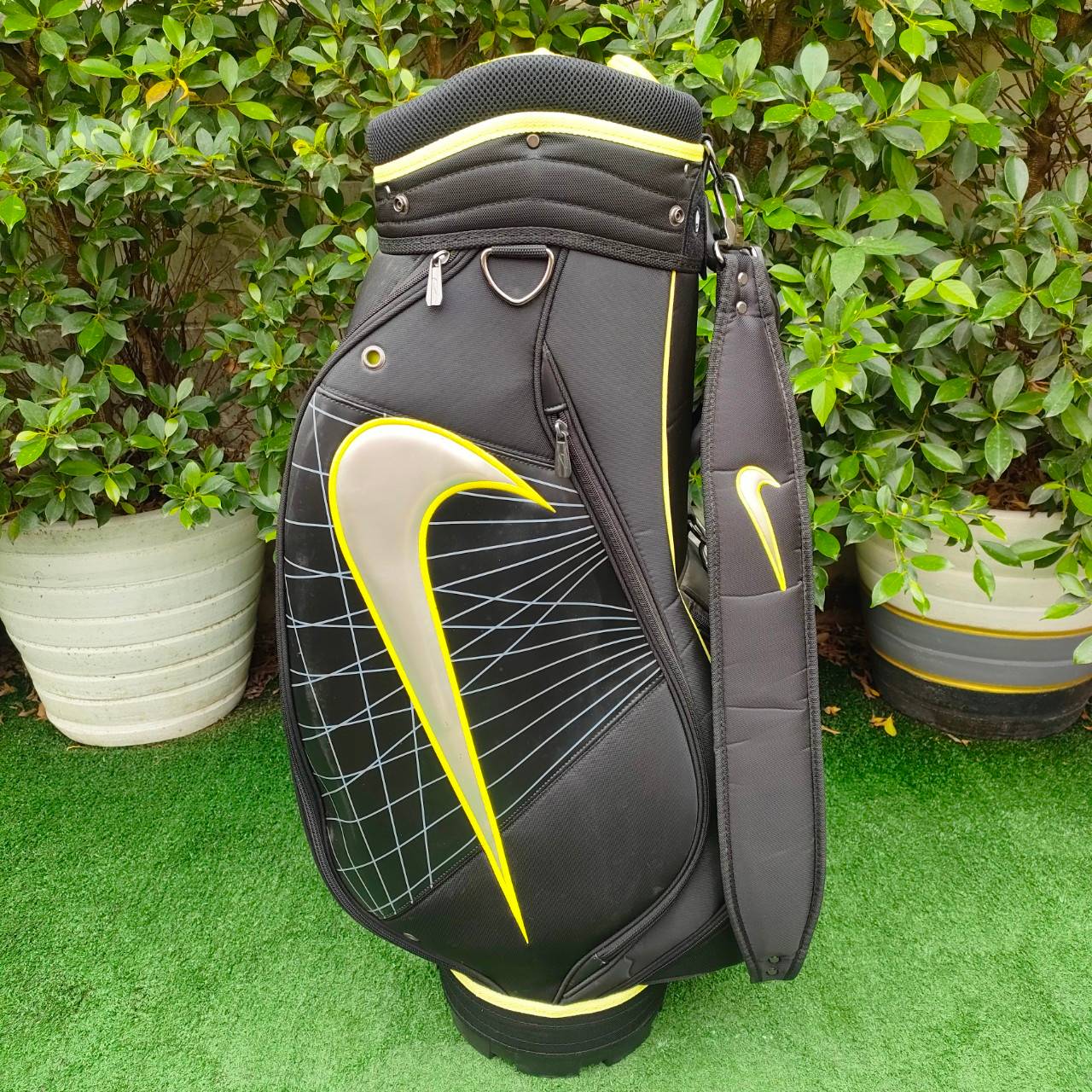 ถุงกอล์ฟ NIKE มือสอง สีสวยมาก เท่มากๆ