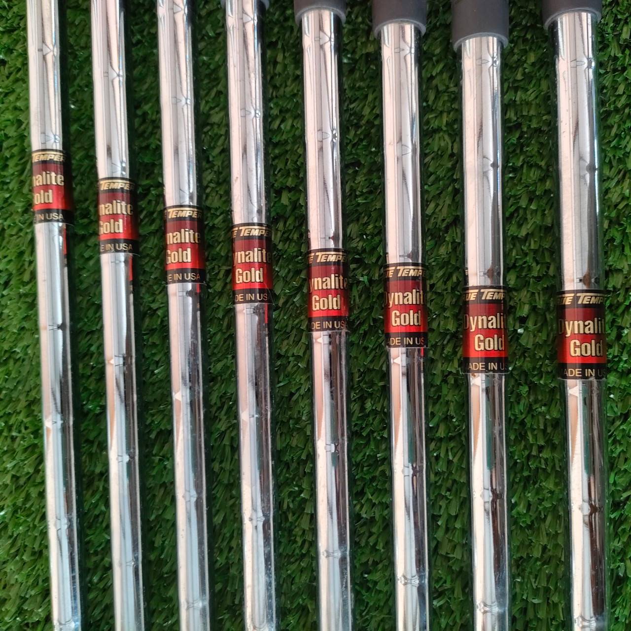 ชุดเหล็ก MAXFLI REVOLUTION มีเหล็ก 3-9 เเละ PW ก้าน DYNAMIC GOLD FLEX R ชุดนี้ออกหลังจากที่ Taylormade ซื้อไปแล้ว ทำให้ได้คุณภาพที่สูงมากในราคาแสนเบา