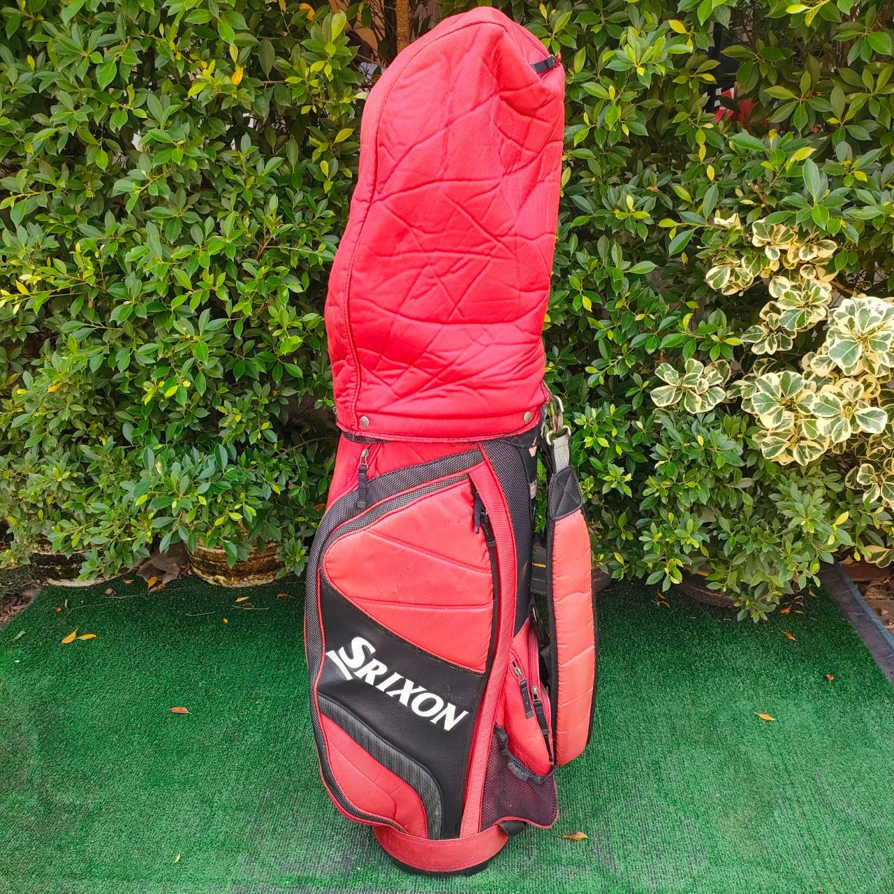 ถุงกอล์ฟ SRIXON มือสอง ** ถุงกอล์ฟสีซีดเล็กน้อย ** ซิปใช้ได้หมดทุกซิป ถุงของแท้ ไม้กอล์ฟมือสอง ของแท้ BY NakaraLuxurious