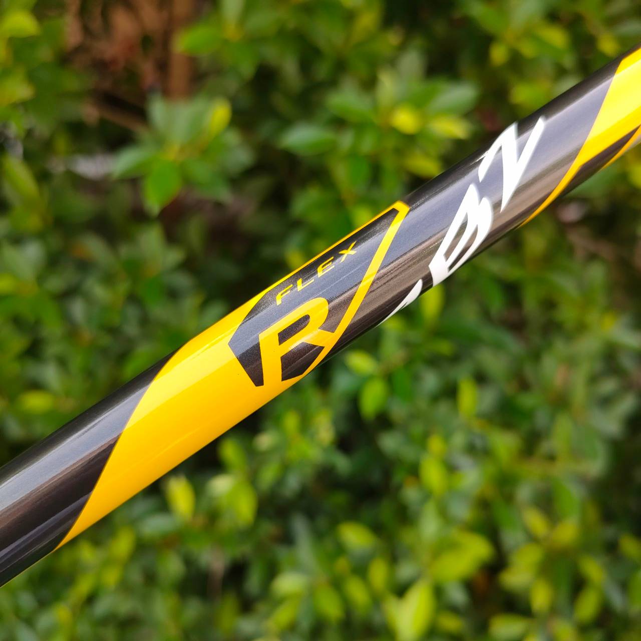 FW3 TAYLORMADE RBZ STAGE2 องศา 15 ก้าน TM1-213 RBZ FLEX R ตีดี และตีไกลมาก!! เพราะตรงสันไม้มี POCKET ขนาดใหญ่ ทำให้เกิดสปริง!! ไม้กอล์ฟมือสอง ของแท้ BY NakaraLuxurious