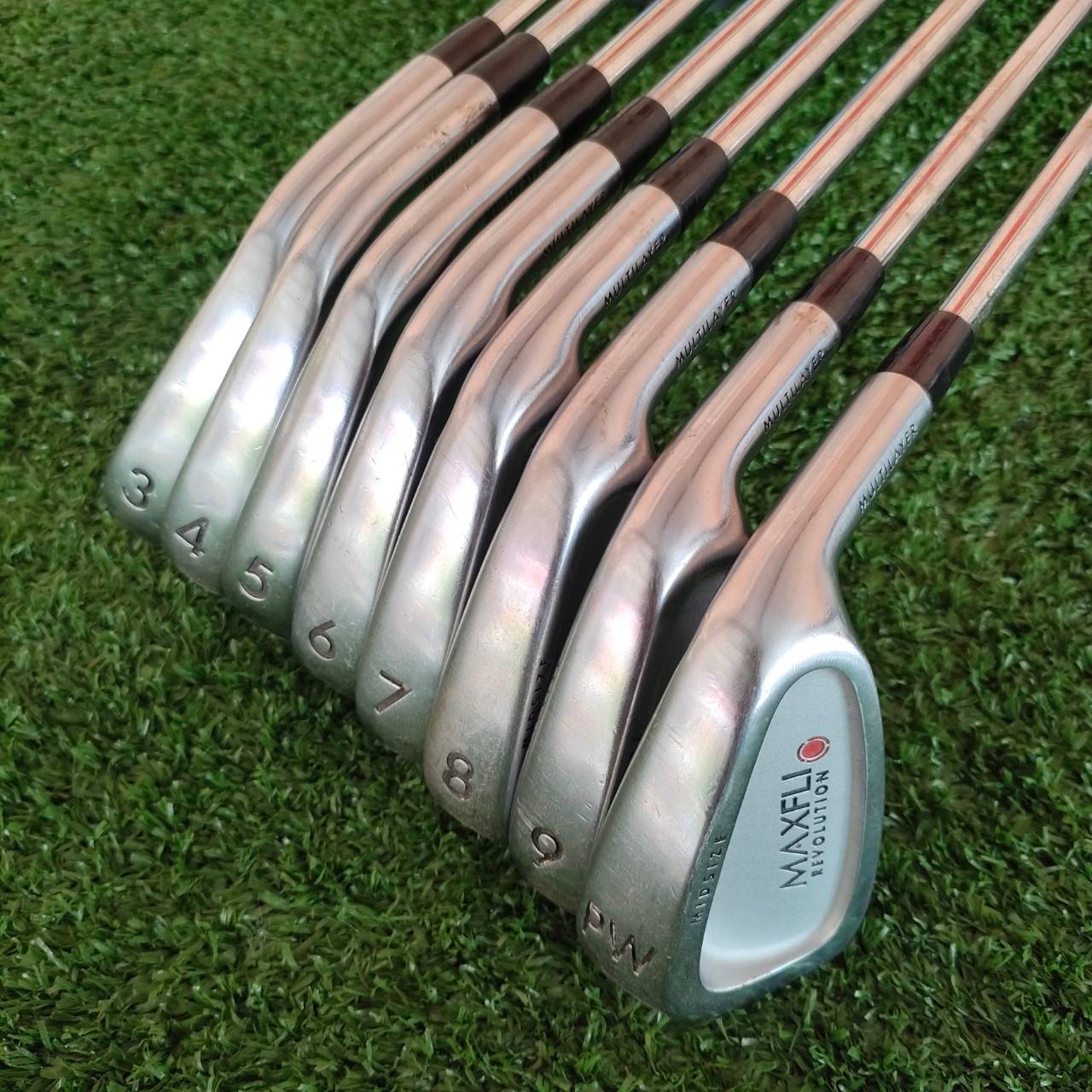 ชุดเหล็ก MAXFLI REVOLUTION มีเหล็ก 3-9 เเละ PW ก้าน DYNAMIC GOLD FLEX R ชุดนี้ออกหลังจากที่ Taylormade ซื้อไปแล้ว ทำให้ได้คุณภาพที่สูงมากในราคาแสนเบา