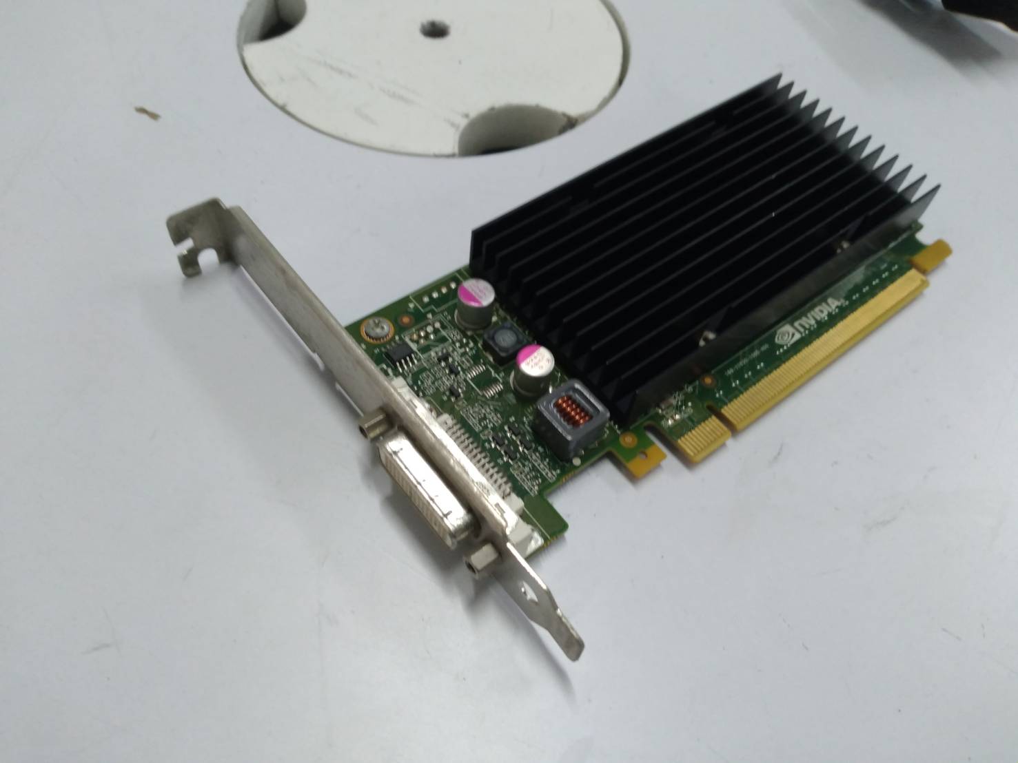 NVIDIA Quadro NVS 300 พร้อมสาย DMS-59 ออกสองจอ ขายาว-ขาสั้น