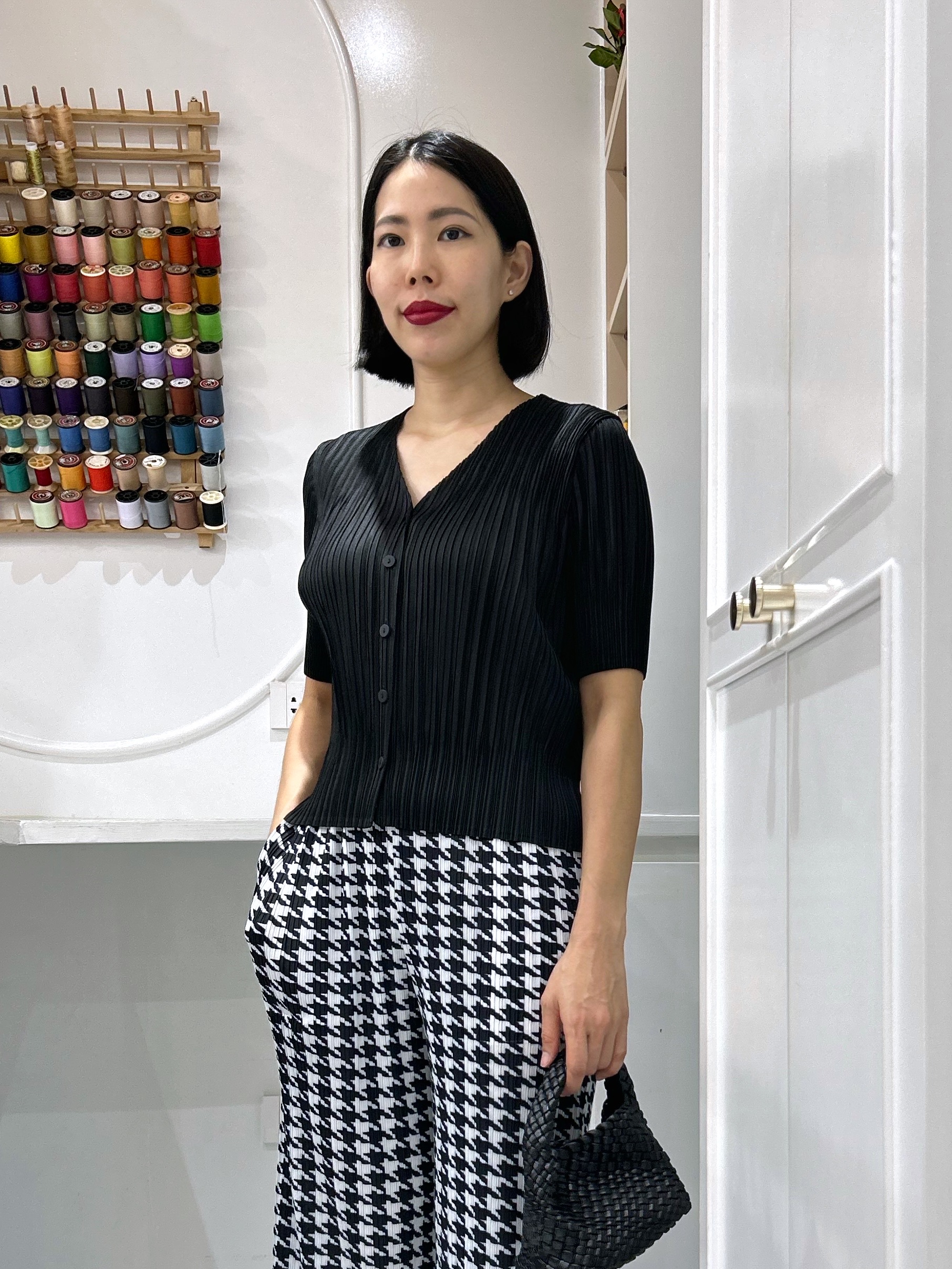 2MUAY รุ่น GJO11398 เสื้ออัดพลีท V NECK BUTTON FRONT PLEATED TOP 10 สี FREE SIZE