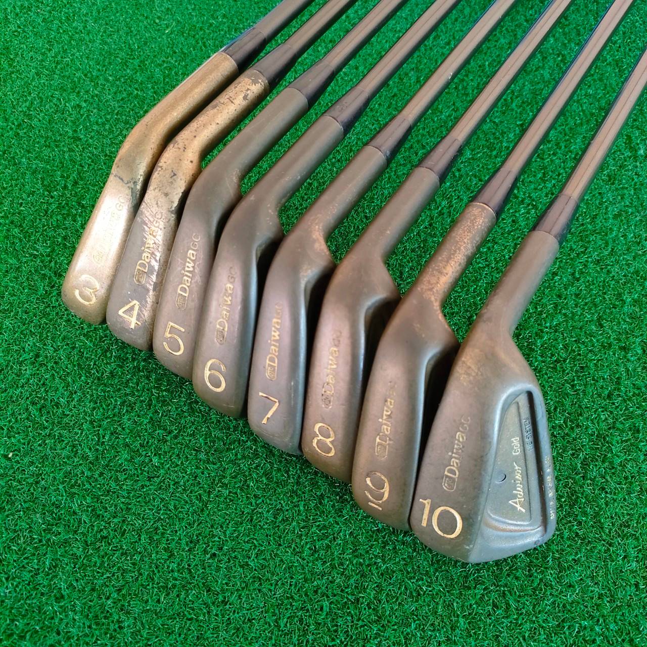 ชุดเหล็ก DAIWA ADNIADR GOLD มีเหล็ก 3 - 10 สุดยอดวัสดุพรีเมี่ยม ก้าน LITE TOUCH ก้านกราไฟต์ของ DAIWA ระดับโลกแน่นอนครับ สติ๊กเกอร์เดิมๆหมด