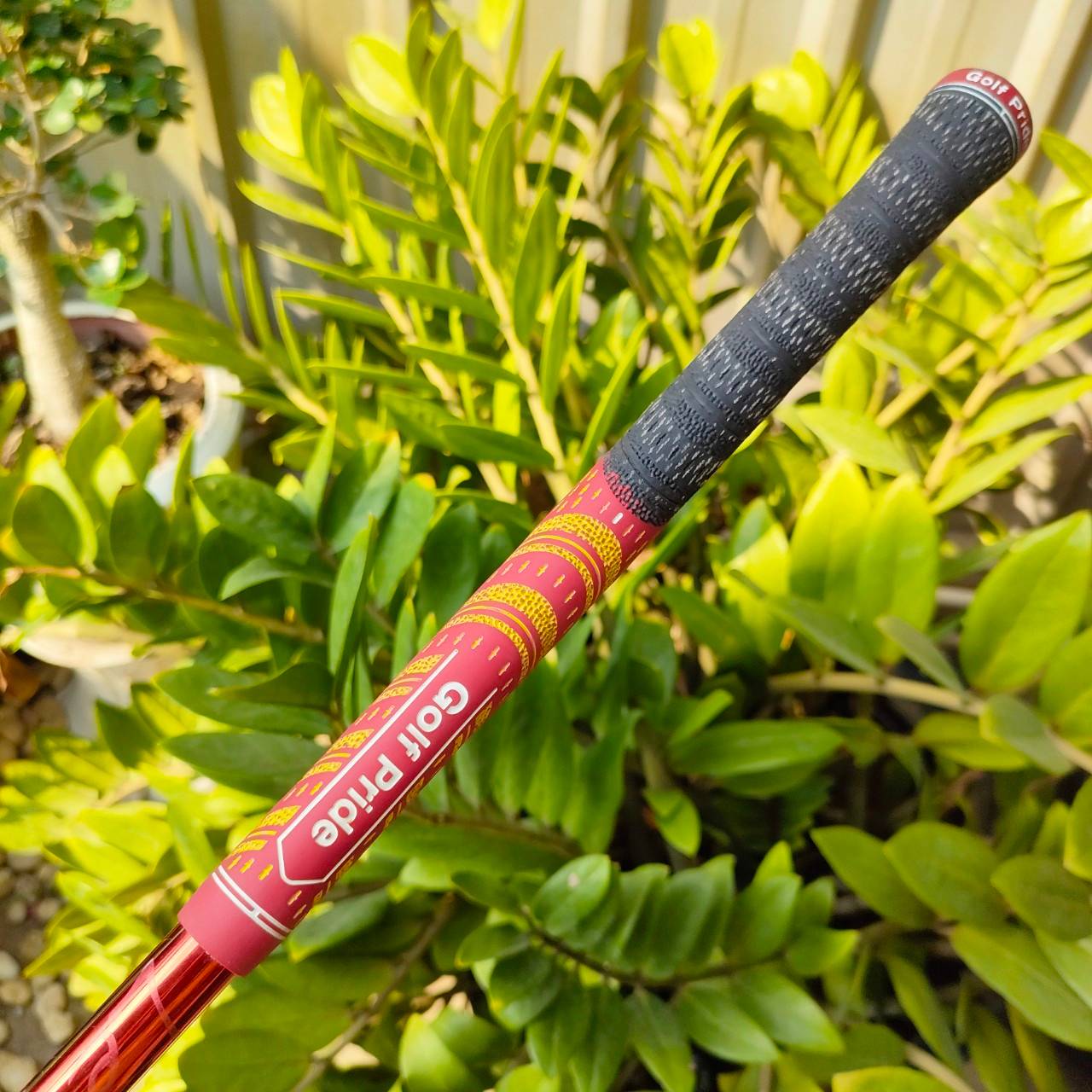 ก้าน DRIVER BASILEHUS ความยาวเฉพาะก้าน 44 นิ้ว ใส่กริพ GOLF PRIDE มาด้วย และมีสลีฟมาด้วยแล้ว สุดยอดก้านพรีเมี่ยมจากญี่ปุ่น พรีเมี่ยมมือสอง ของแท้ By NakaraLuxurious