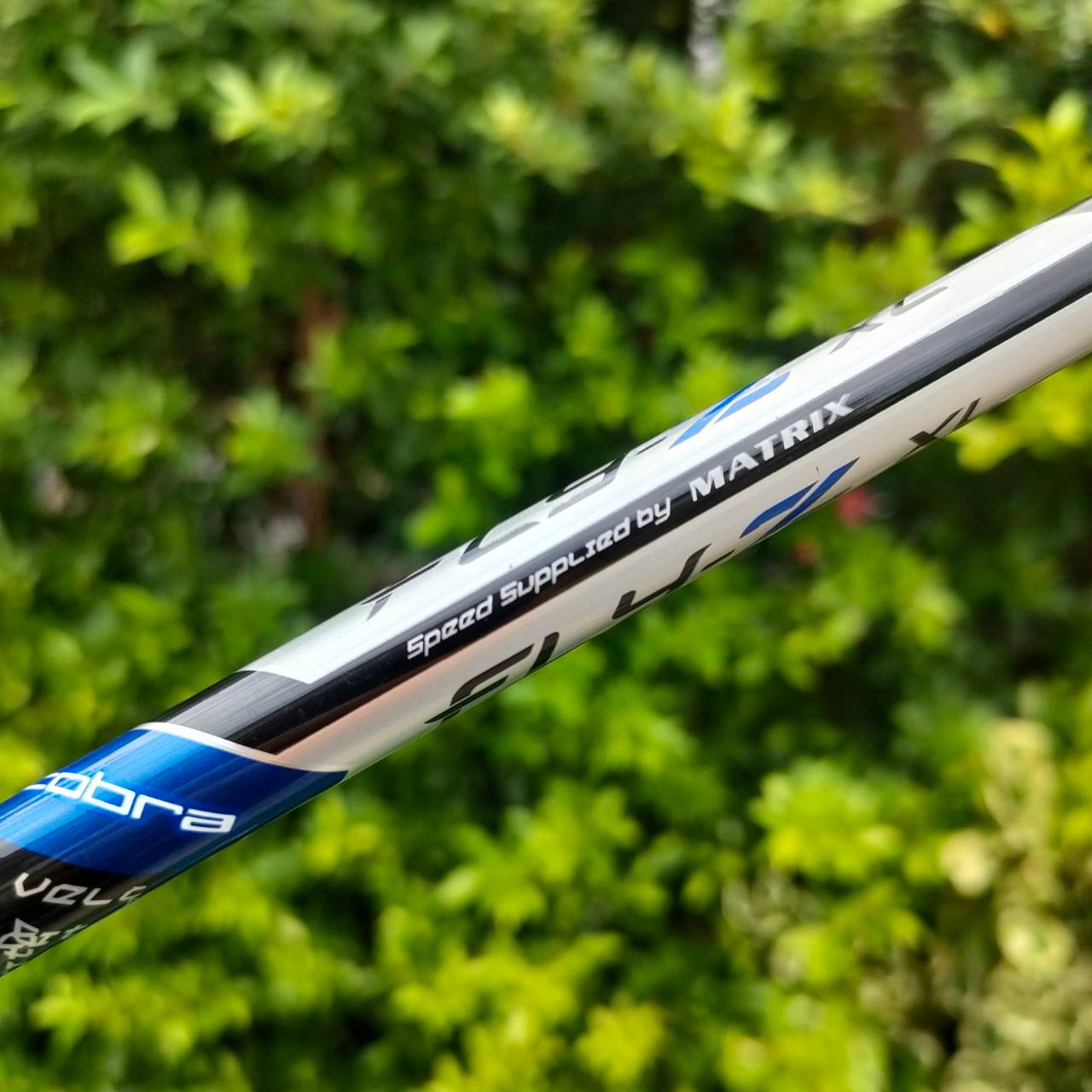 HYBRID COBRA FLY-Z XL องศา 22 ก้าน FLY-Z XL FLEX R หน้าไม้ออกแบบพิเศษ ตีโดนดีสุดๆ ตีโดนง่าย ตีไกล สภาพสวยมาก เดิมๆทุกอย่าง ไม้กอล์ฟมือสอง ของแท้ BY NakaraLuxurious