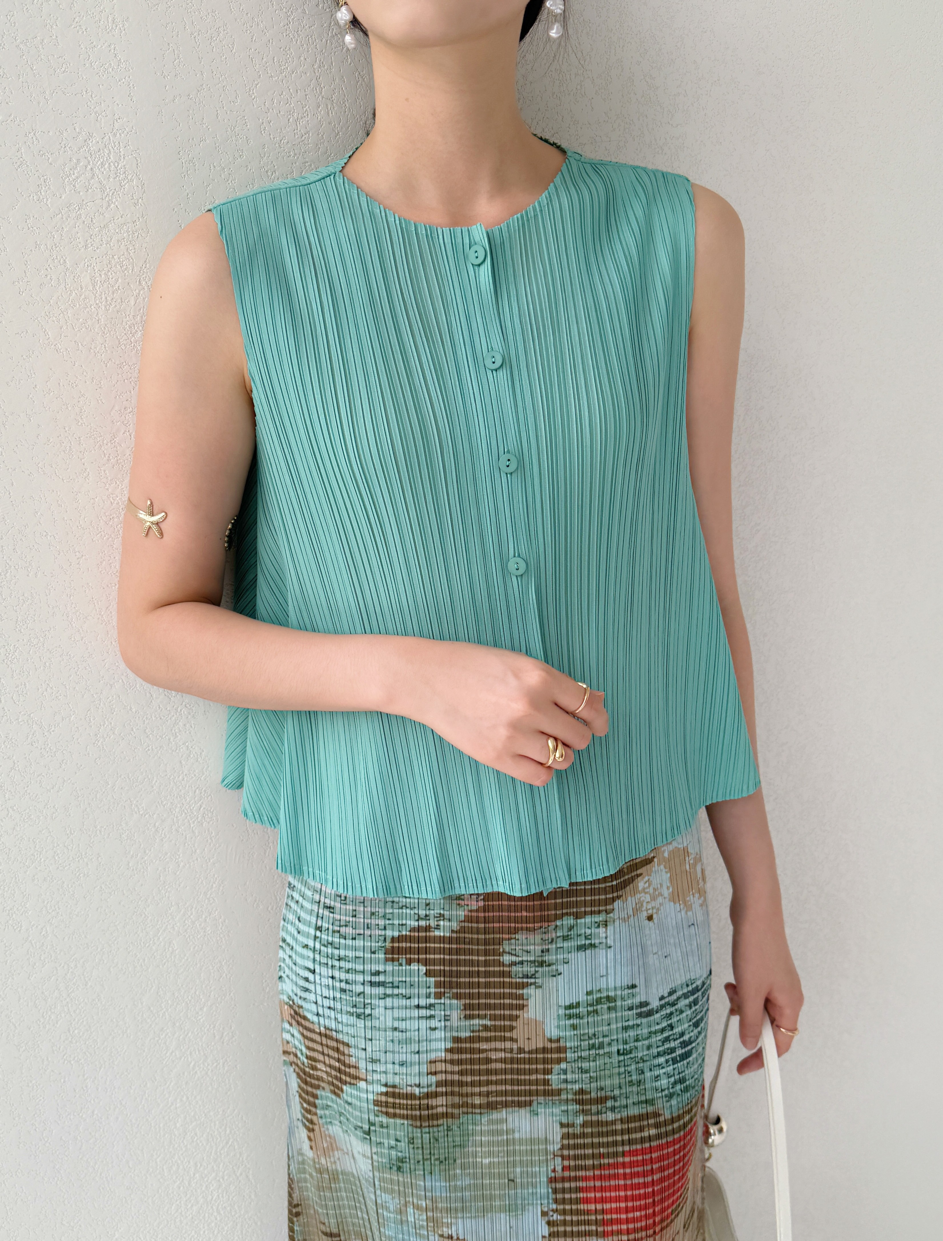 2MUAY รุ่น GJO10319 เสื้ออัดพลีท SLEEVELESS BUTTON FRONT PLEATED TOP 12 สี FREE SIZE