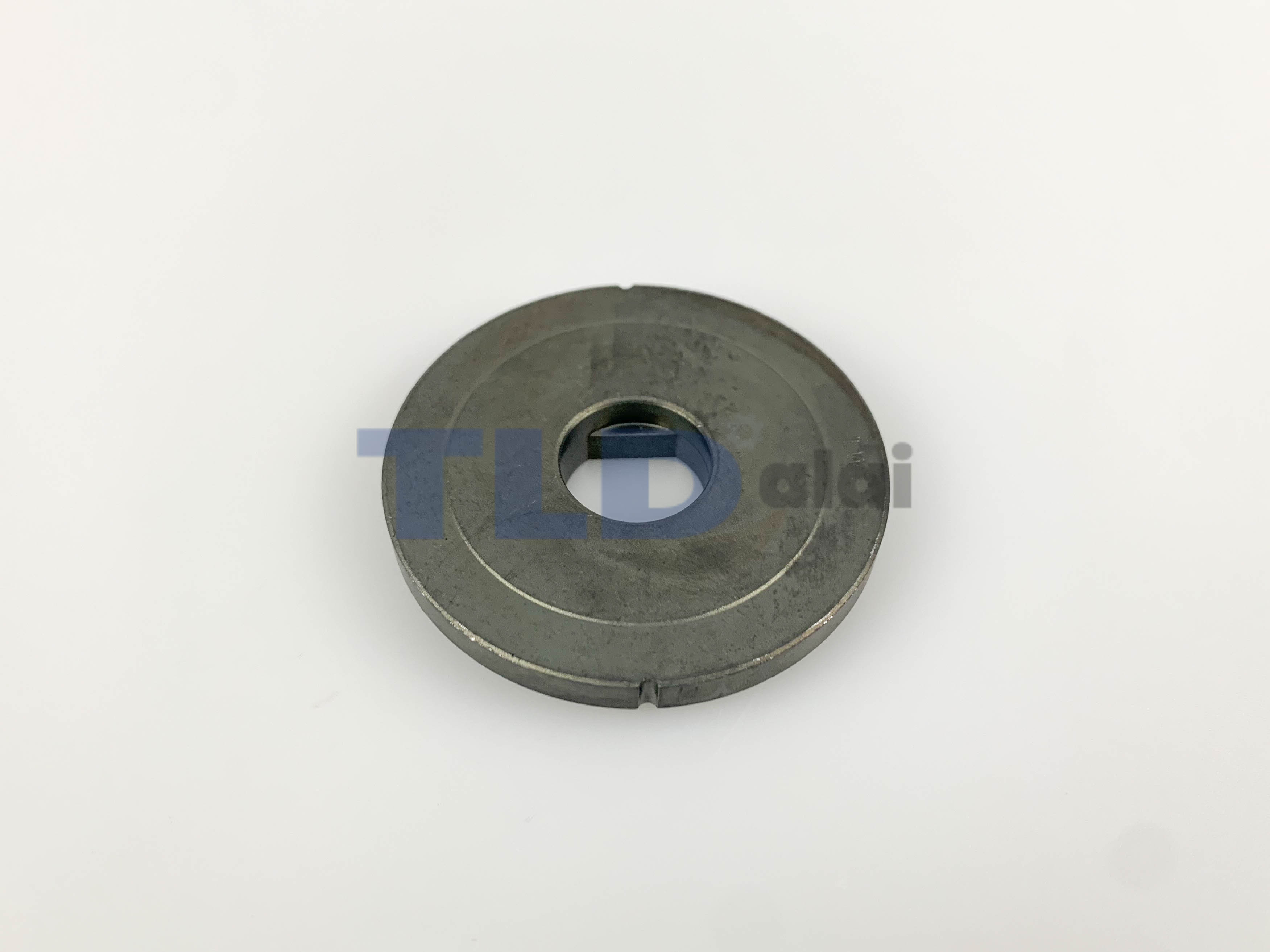 ประกับใบ ตัวใน (แท้) ล็อคใบ เลื่อยวงเดือน Makita มากีต้า รุ่น 5900B #49 (224144-4) (อะไหล่แท้ 100%) ฝาปะกับใบ(ใน)