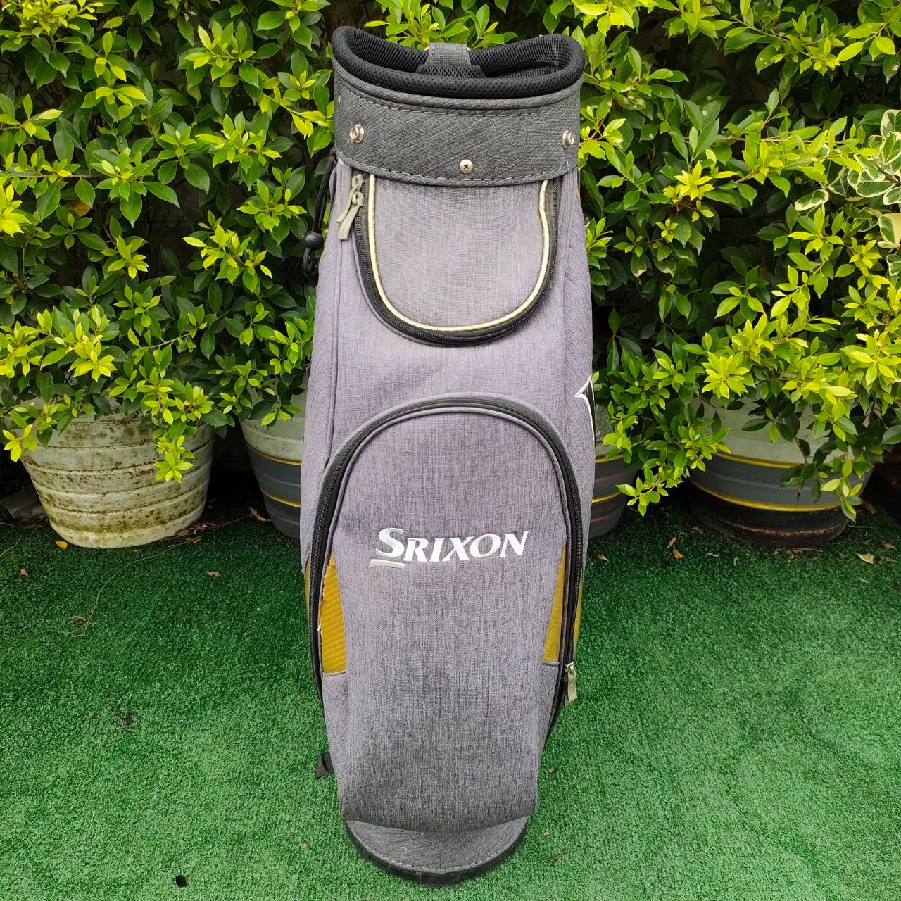 ถุงกอล์ฟ SRIXON มือสอง ปากถุง 8 นิ้ว ** ถุงกอล์ฟมีตำหนินิดหน่อยค่ะ มีรูปตำหนิให้ชมนะค๊า ** เป็นถุงของแท้จากญี่ปุ่นค่ะ มือหนึ่งแพงมาก!!! ไม้กอล์ฟมือสอง ของแท้ BY NakaraLuxurious