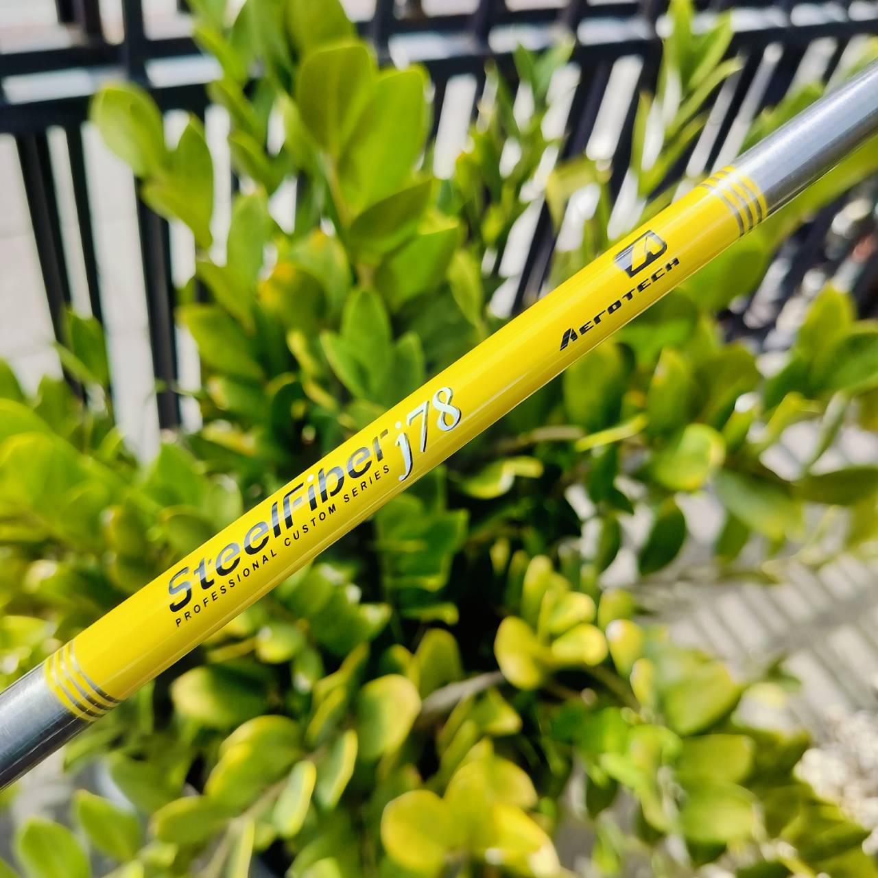 เหล็กไฮบริด SRIXON ZU85 เป็น U3 องศา 20 FORGED เป็นเหล็กยาวกึ่งไฮบริด ตีแม่น สปินจัด ตีง่ายเหมือนไฮบริด แต่ตีแม่นยำ ตกหยุด ไม้กอล์ฟพรีเมี่ยมญี่ปุ่นมือสอง By NakaraLuxurious