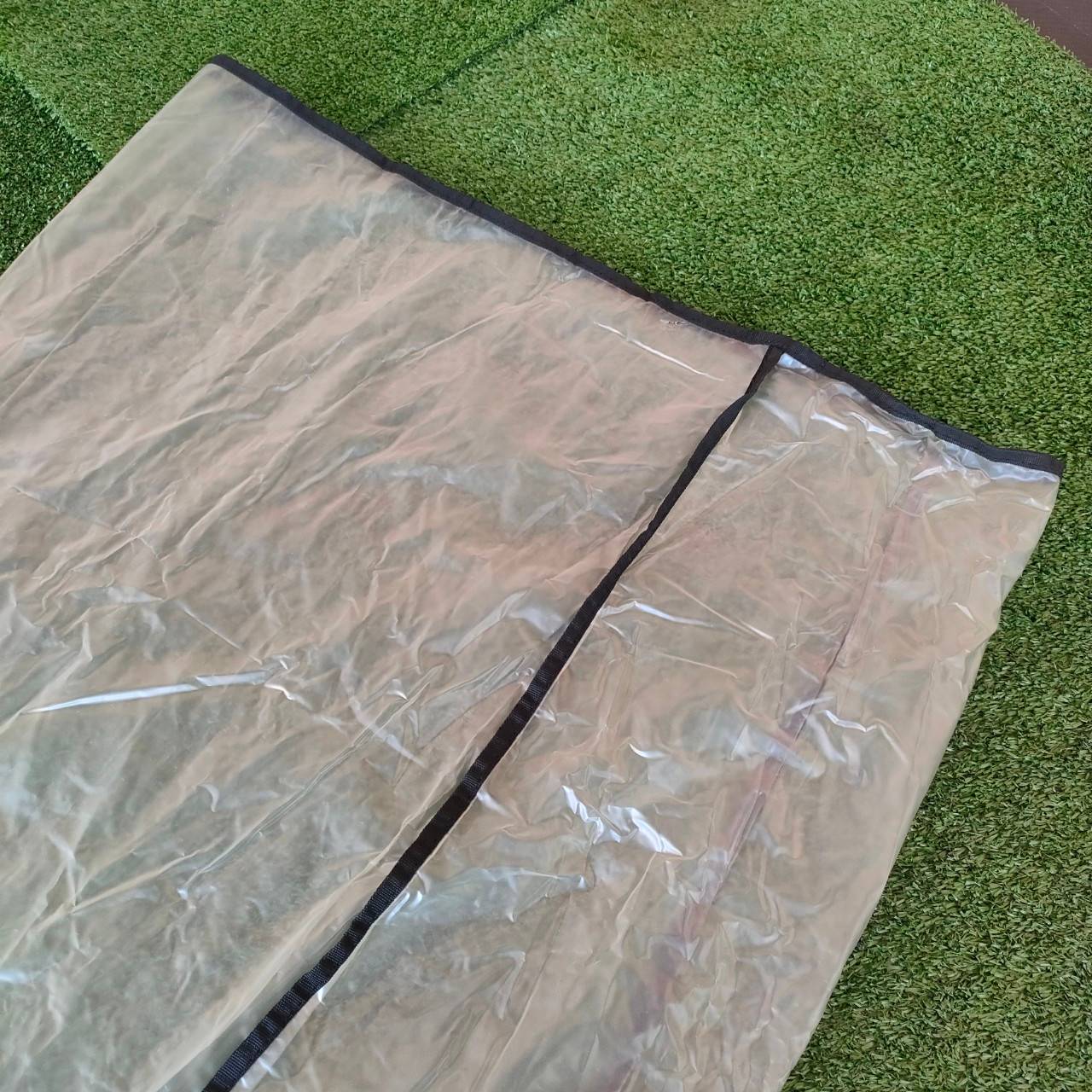 ถุงคลุมกันฝน TITLEIST มือสอง ** ถุงคลุมมีตำหนิ รอยขาดนิดหน่อยค่ะ มีรูปภาพให้ชมนะคะ ** ช่วงนี้ฝนตก ของต้องมี!!! ถุงคลุมนี้สามารถกันฝนได้เป็นอย่างดี ไม้กอล์ฟมือสอง ของแท้ BY NakaraLuxurious