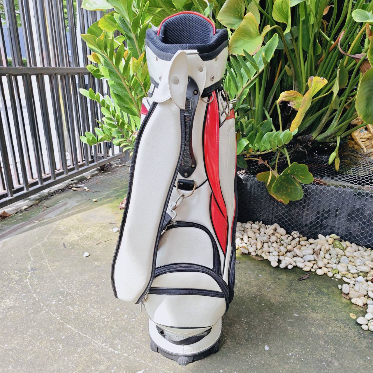 ถุงกอล์ฟลายคลาสสิกจาก HSBC รุ่นนี้ขึ้นชื่อเรื่องความทน แข็งแรง