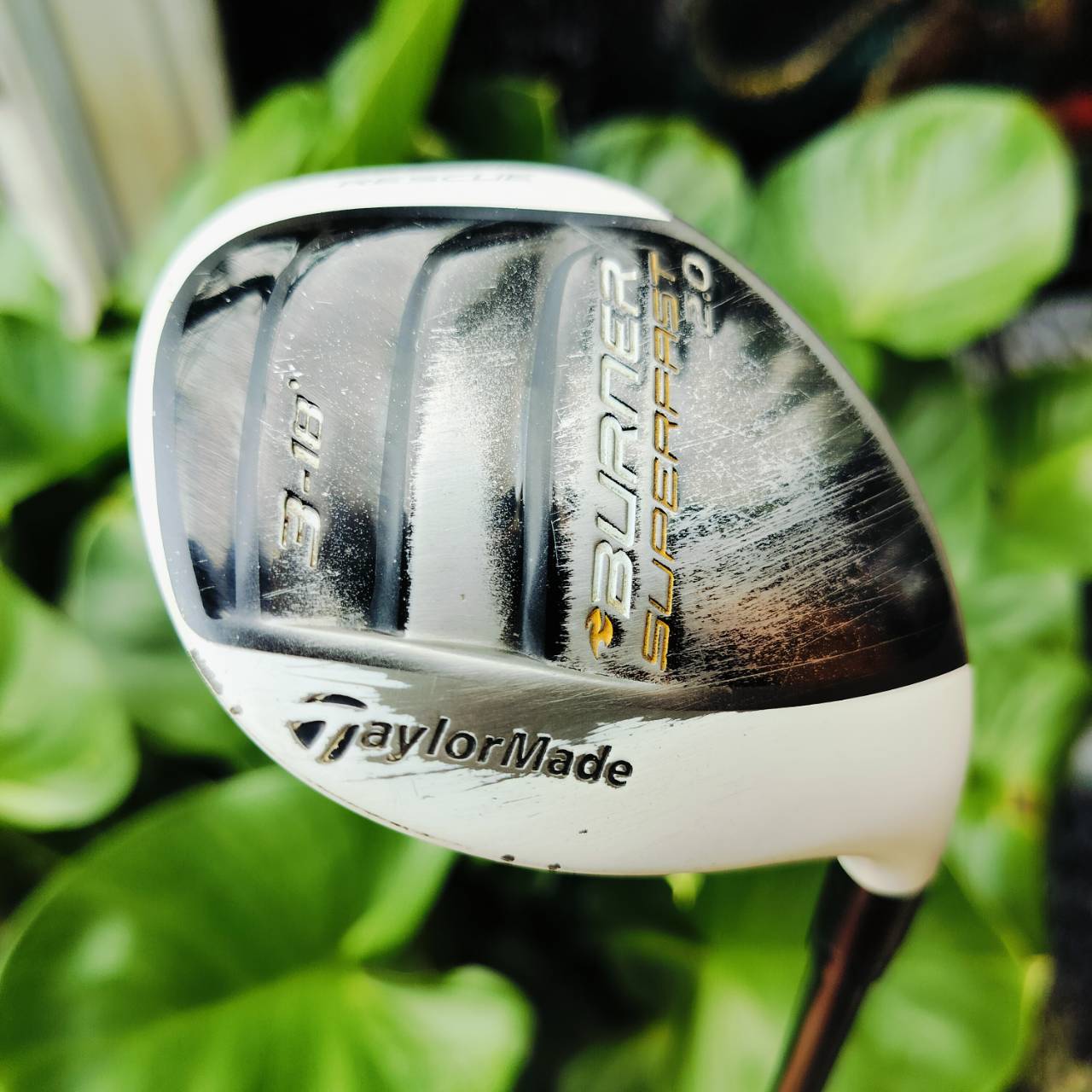 UT3 Taylormade BURNER SUPERFAST 2.0 องศา 18 ก้าน FUBUKI FLEX R ตีง่ายแบบมากๆ หัวยื่นไปด้านหลัง ทำให้ M.O.I.สูงขึ้น ตีไกลมากๆ และพื้น SOLE ออกแบบได้ดีมาก ไม้กอล์ฟพรีเมี่ยมมือสอง ของแท้ By NakaraLuxurious