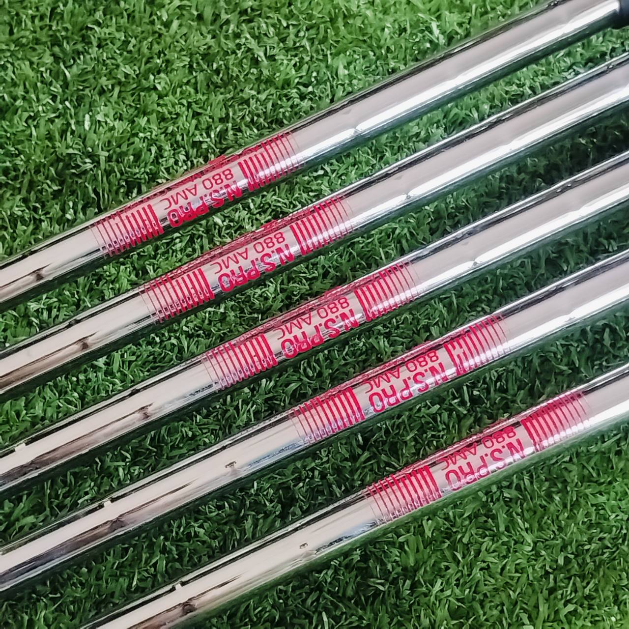 ชุดเหล็ก TITLEIST T300 (2022) ตีไกล ตีง่าย ชุดแบบ COMBO พัฒนาเกมการเล่นได้มากเป็นพิเศษ บเคลื่อนด้วยพลังจากเทคโนโลยี Max Impact ก้อนโพลีเมอร์ที่ถูกซ่อนอยู่ภายใน ไม้กอล์ฟพรีเมี่ยมมือสอง ของแท้ By NakaraLuxurious