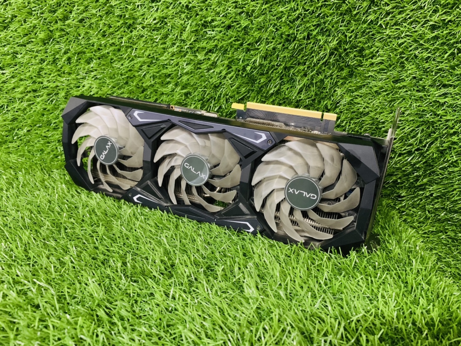 กราฟิกการ์ด การ์ดจอ Galaxy RTX3090 SG 24GB GDDR6 ประกันศูนย์ 12/2023