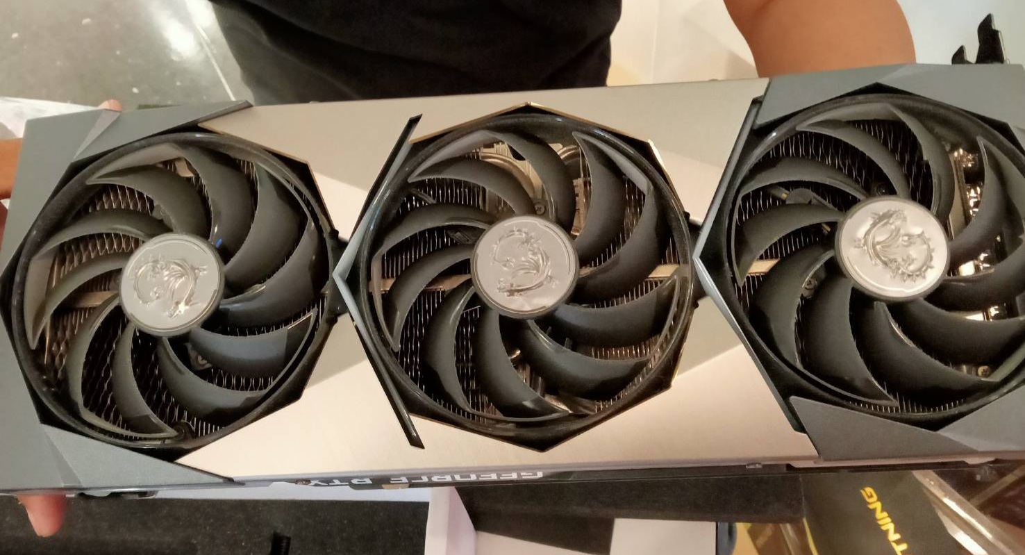 MSI GeForce RTX 3090 SUPRIM X 24G การ์ดจอแสดงผลมือสอง สภาพดี ประกันร้าน 3 เดือน