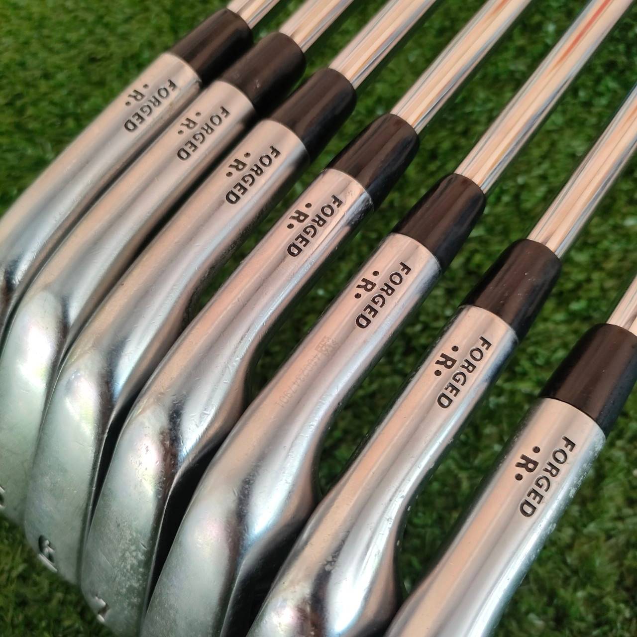 ชุดเหล็ก CALLAWAY X FORGED มีเหล็ก 4-9 เเละ PW ก้าน PROJECT 5.5 สุดยอดเหล็กเนื้อ FORGED ระดับพรีเมี่ยม จากแบรนด์ Callaway ครับ สุดมันส์ ใบไม่ใหญ่เทอะทะ คมๆเลยครับ แต่ตีง่ายมากตากสไตล์ Callaway เพราะมี CAVITY การกระจายชดเชย ความผิดพลาดได้ดีมาก บอกเลยครับ เ