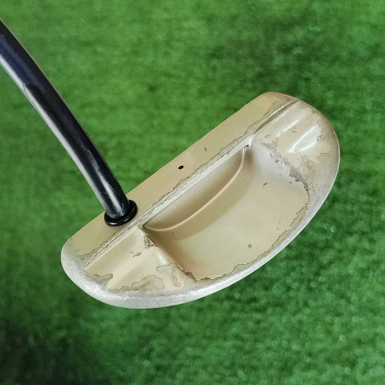 PUTTER EVANOVA ยาว 33 นิ้ว LIGHT AND FLEXIBLE DESIGND ทรงมอลเล็ต ชดเชยความผิดพลาด ไม้กอล์ฟพรีเมี่ยมมือสอง ของแท้ By NakaraLuxurious