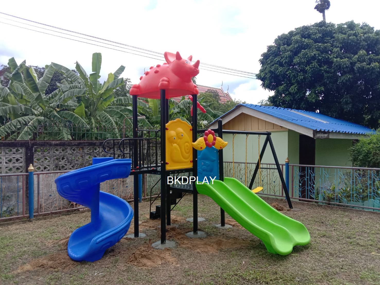 เครื่องเล่นสนามกลางแจ้ง เครื่องเล่นสนามในร่ม, เม่นน้อยกับเหล่าเพื่อนรัก ,สไลเดอร์, กระดานลื่น, ของเล่น,ครุภัณฑ์สนามเด็กเล่น, สพฐ,โครงการโรงเรียนประชารัฐ