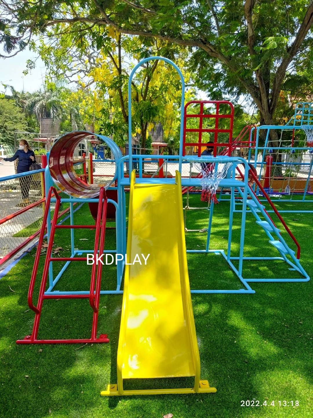 เครื่องเล่นสนามชุดรวมD ประกอบด้วยสไลเดอร์ปีนป่ายแป้นบาสและถังลอด, เครื่องเล่นสนามกลางแจ้ง , เครื่องเล่นสนามเหล็ก, ของเล่น, OutdoorPlayground,สนามเด็กเล่น,เครื่องเล่นงบสพฐ.ประชารัฐ ราคาโรงงาน