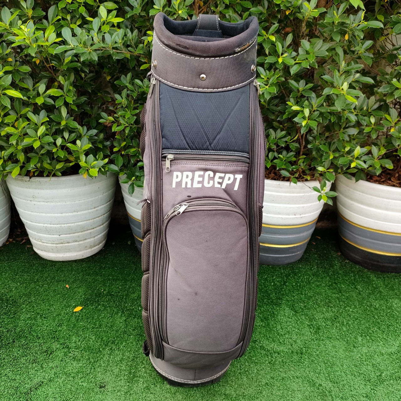 ถุงกอล์ฟ PRECEPT มือสอง **มีตำหนิ คอพเวอร์ ขาด **