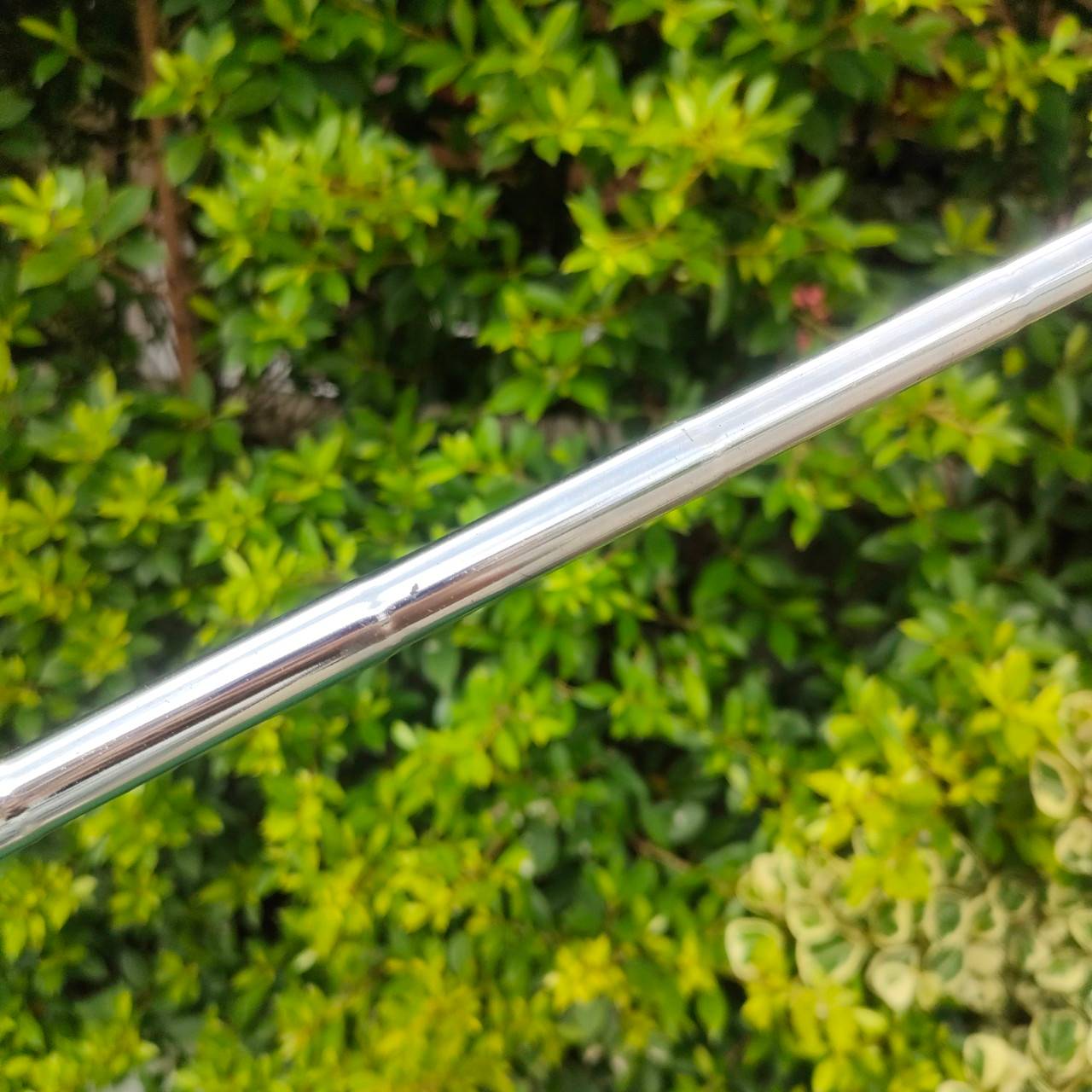 PUTTER YES C- GROOVE ความยาว 34 นิ้ว *** กริพเสื่อมสภาพ *** รุ่น ANY ก้าน CENTER SHAFT น้ำหนักดีมาก กระจายน้ำหนัก และชดเชยความผิดพลาดสูง วัสดุพรีเมี่ยม หน้าพัตเตอร์ เป็น MILLED ไม้กอล์ฟมือสอง ของแท้ BY NakaraLuxurious