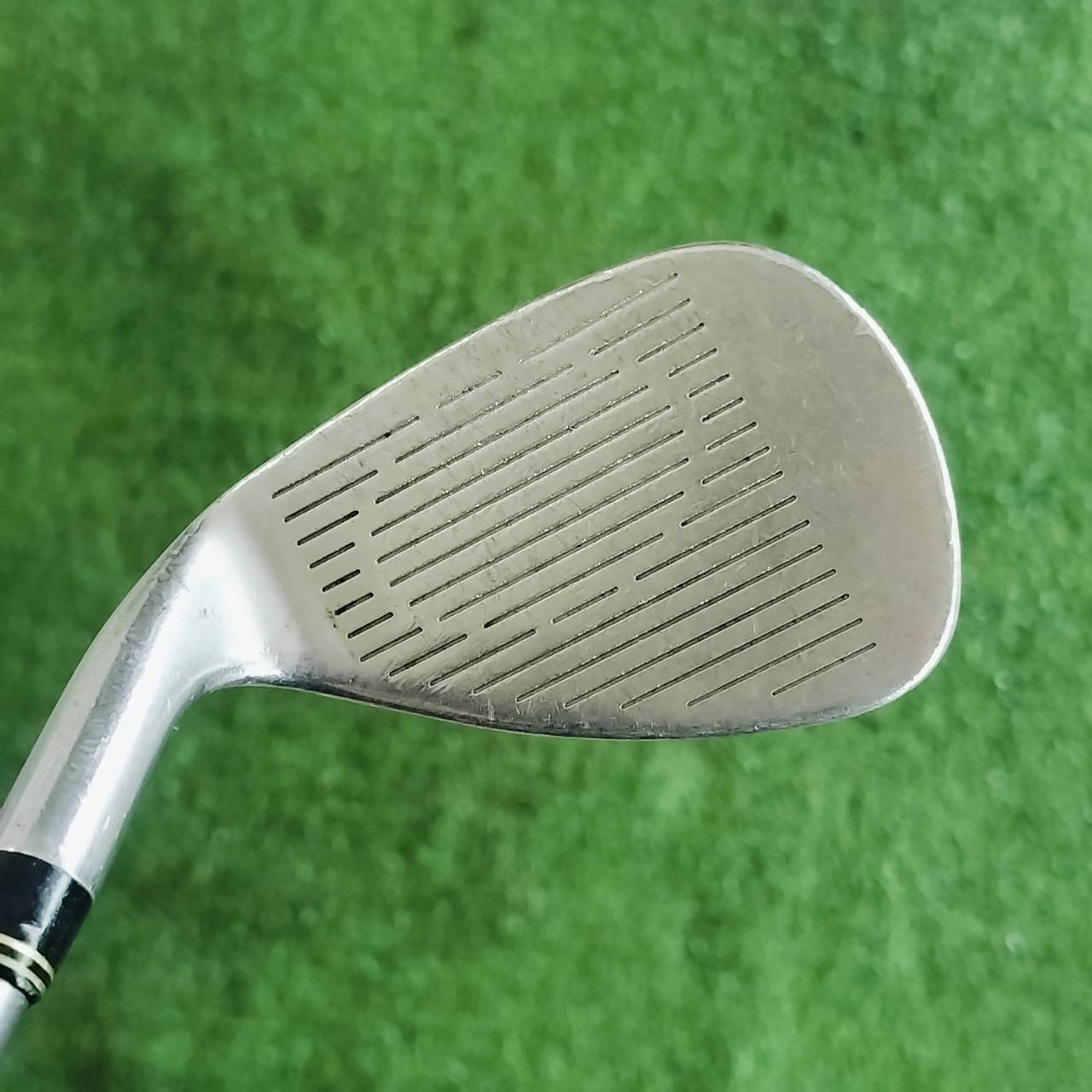 WEDGE KING COBRA SS-i องศา 55 ก้าน ALDILA FLEX R ออกแบบให้ชิพง่ายและแม่นยำมาก สปินดี สปีดไม่แรงก็ชิพสบาย ขึ้นกรีนแบบสวยๆค่ะ ไม้กอล์ฟพรีเมี่ยมมืองสองญี่ปุ่น By NakaraLuxurious