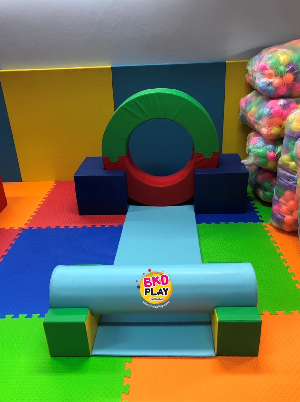 โดนัทนุ่มนิ่ม พร้อมเบาะทางเดินฝึกทรงตัว กระตุ้นพัฒนาการ กิจกรรมบำบัด กายภาพบำบัดเด็ก เสริมพัฒนาการกล้ามเนื้อมัดใหญ่ indoorplayground รับผลิตเครื่องเล่นนุ่มนิ่ม softplay ใช้ในโรงเรียนนอนุบาล ศูนย์พัฒนาเด็กเล็ก โรงพยาบาล