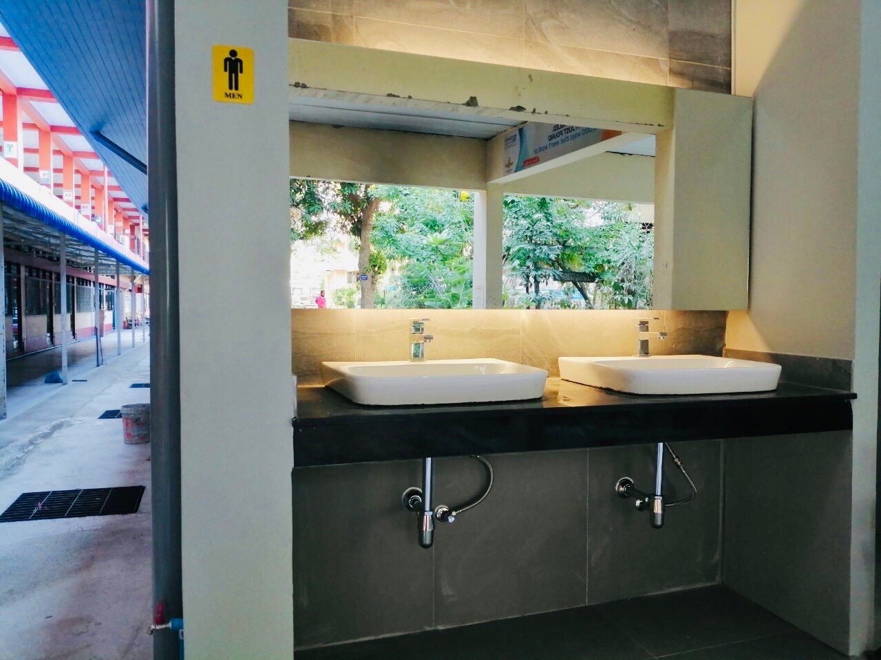 รร.ฤทธิยะวรรณาลัย(ดอนเมือง) งานสร้างห้องน้ำ45ห้อง