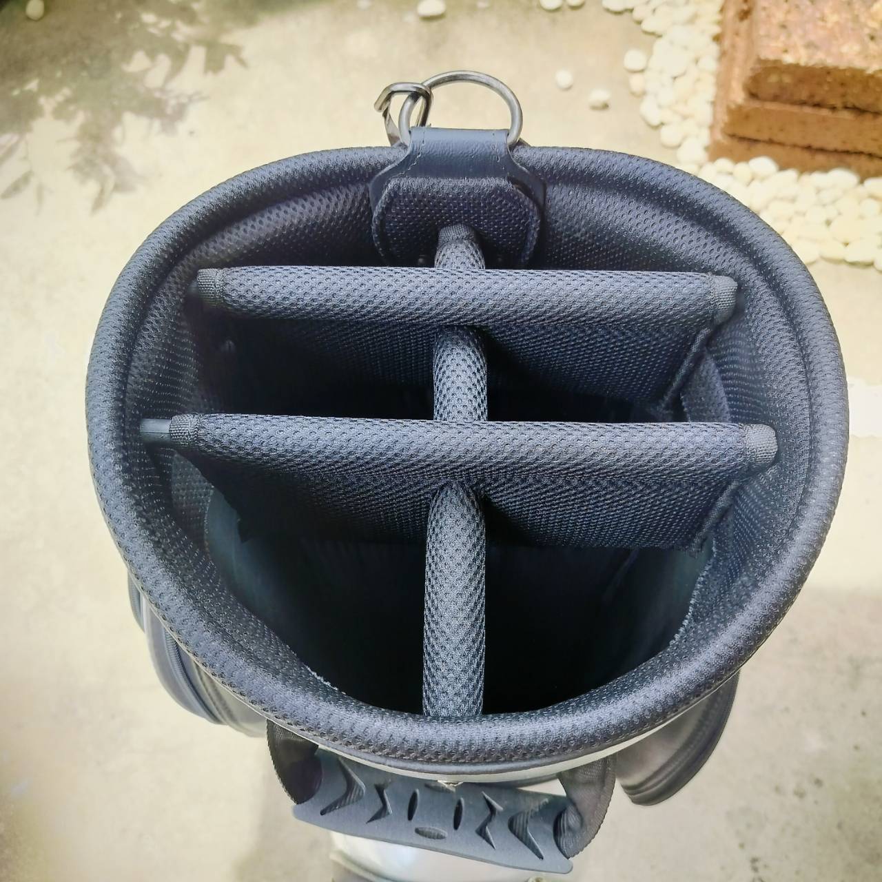 ถุงกอล์ฟ BENZ BKK ของแท้ ไม่เคยใช้งานมาก่อน เรียบหรู ซิปทุกซิปเป็นตราเบนซ์