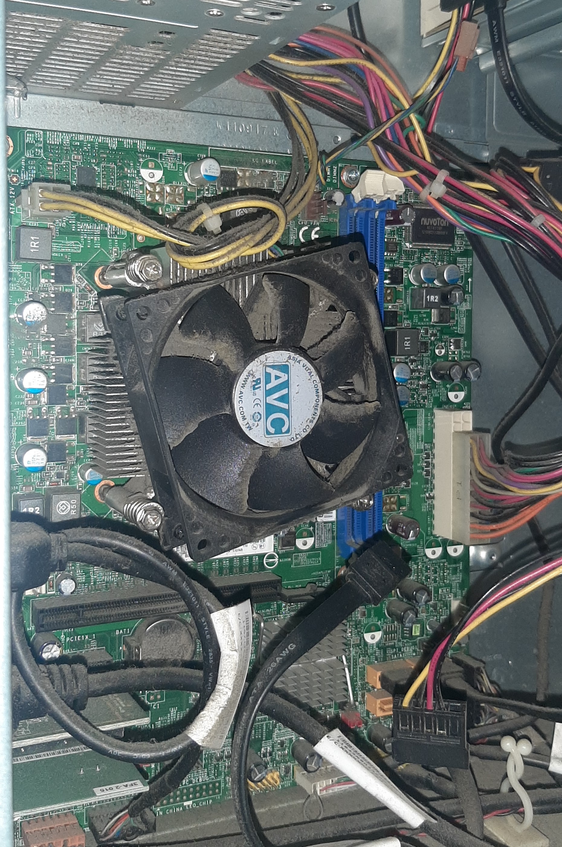 คอมพิวเตอร์ตั้งโต๊ะ มือสอง Lenovo ThinkCentre Edge 71 MT มีประกันร้าน (G440 Ram2GB HDD500GB)