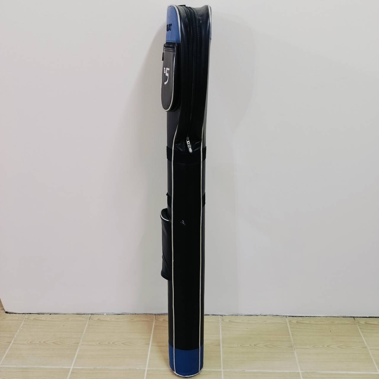 ถุงกอล์ฟ HALFSET Taylormade ถุงแบบแข็ง สำหรับซ้อมไดร์ฟ หรือเดินทางก็แข็งแรงมาก จัดชุดเหล็กขึ้นเครื่องบิน หรือรถที่นำถุงกอล์ฟไปตีต่างจังหวัด ประหยัดเนื้อที่มากเลยค่ะ