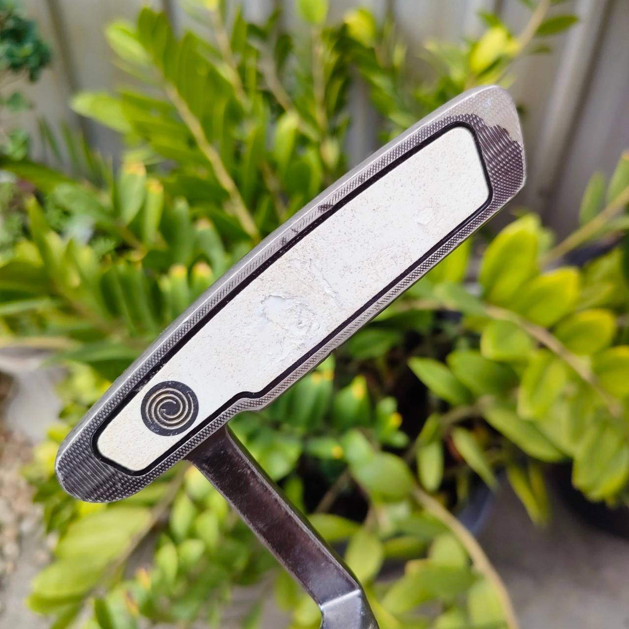 PUTTER ODYSSEY WHITE ICE 355 G ความยาว 34 นิ้ว ** กริฟ เสื่อมสภาพ ** หน้าสัมผัสนุ่มนวล น้ำหนักดีมาก ไม้กอล์ฟพรีเมี่ยมมือสอง ของแท้ By NakaraLuxurious
