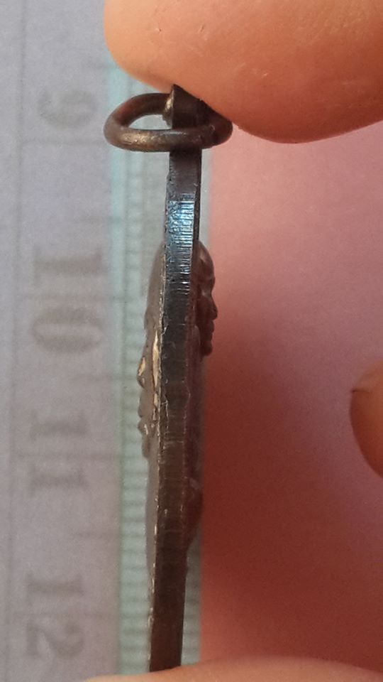 เหรียญ หลวงปู่ ทวด หลัง พระครู ศรัทธา นุรักษ์ พ่อท่านวัน วัดลอน พัทลุง ปี 2557