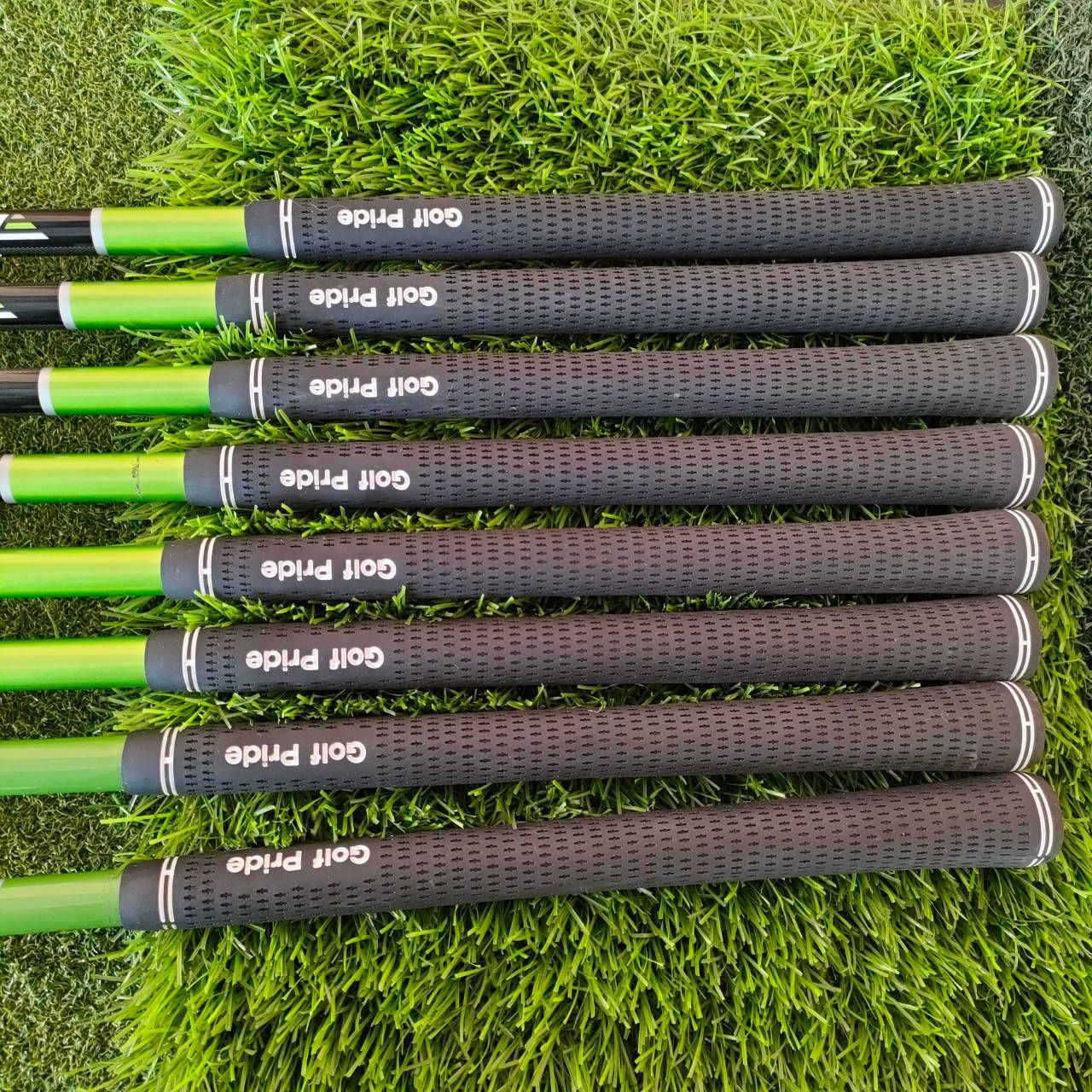 ชุดเหล็ก TAYLORMADE RBZ มีเหล็ก 4- 9 PW AW ชุด 8 ชิ้น