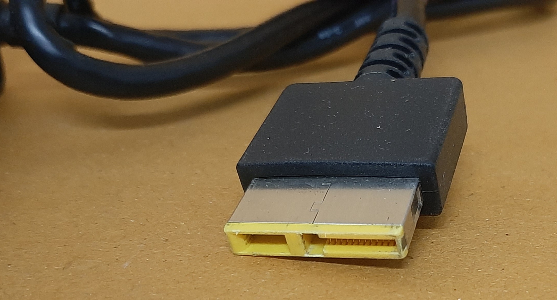 ด็อกกิ้ง ยี่ห้อ Lenovo ThinkPad รุ่น OneLink Pro Dock(DU9033S1) มือสอง สภาพดี