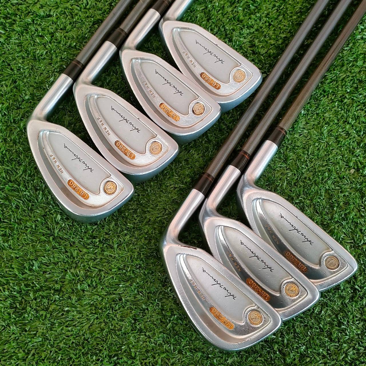 ชุดเหล็ก HONMA LB-280 ตัวนี้่เป็น NEW H&F ทอง24K มีเหล็ก 5 - 11 ก้าน Titanium FLEX R-1 **ก้านระดับ 2ดาว ** สุดยอดพรีเมี่ยม ไม้กอล์ฟมือสอง ของแท้ BY NakaraLuxurious