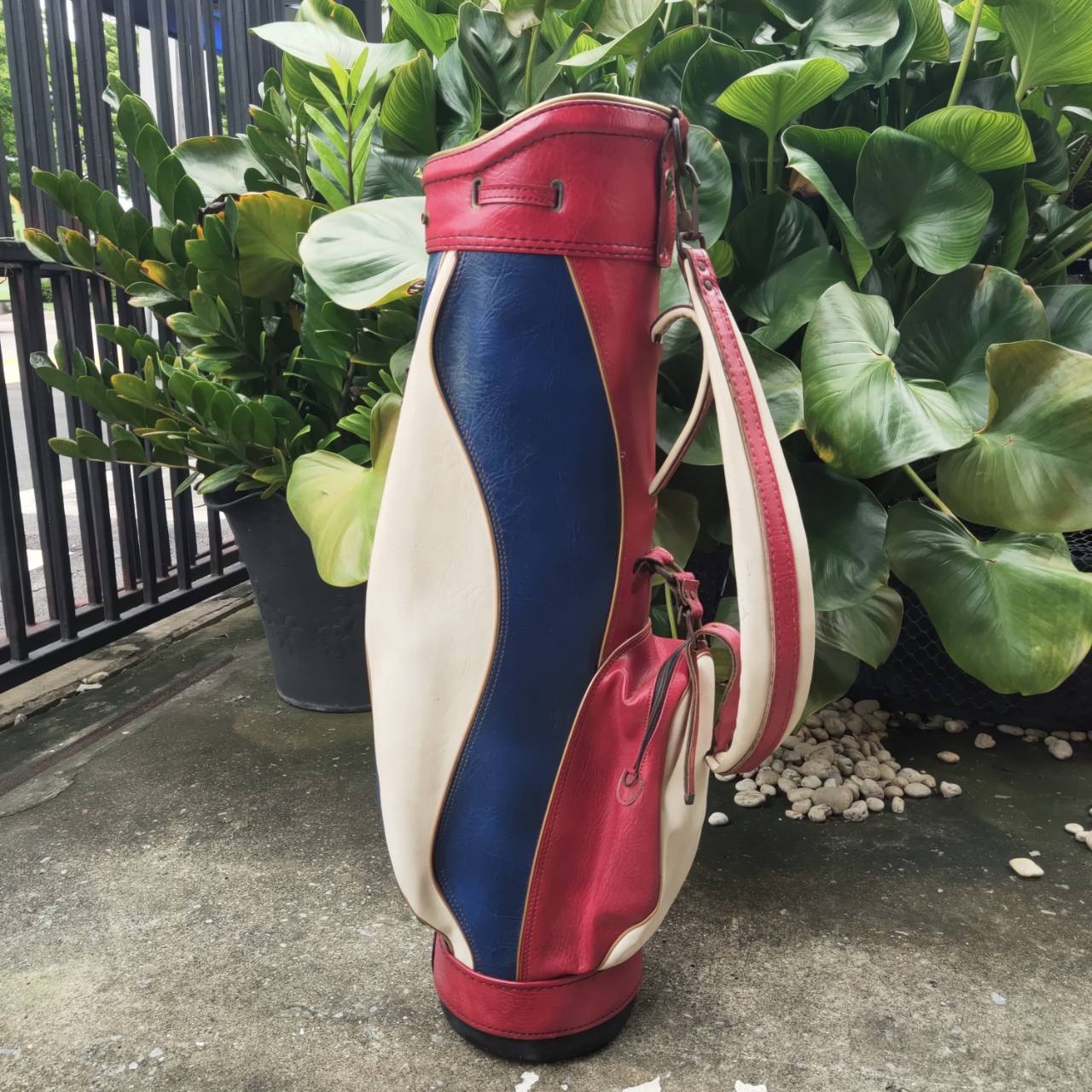 ถุงกอล์ฟ Miller Pro Only รุ่นวินเทจ หนังแท้ แบรนด์ดังมาก หายาก