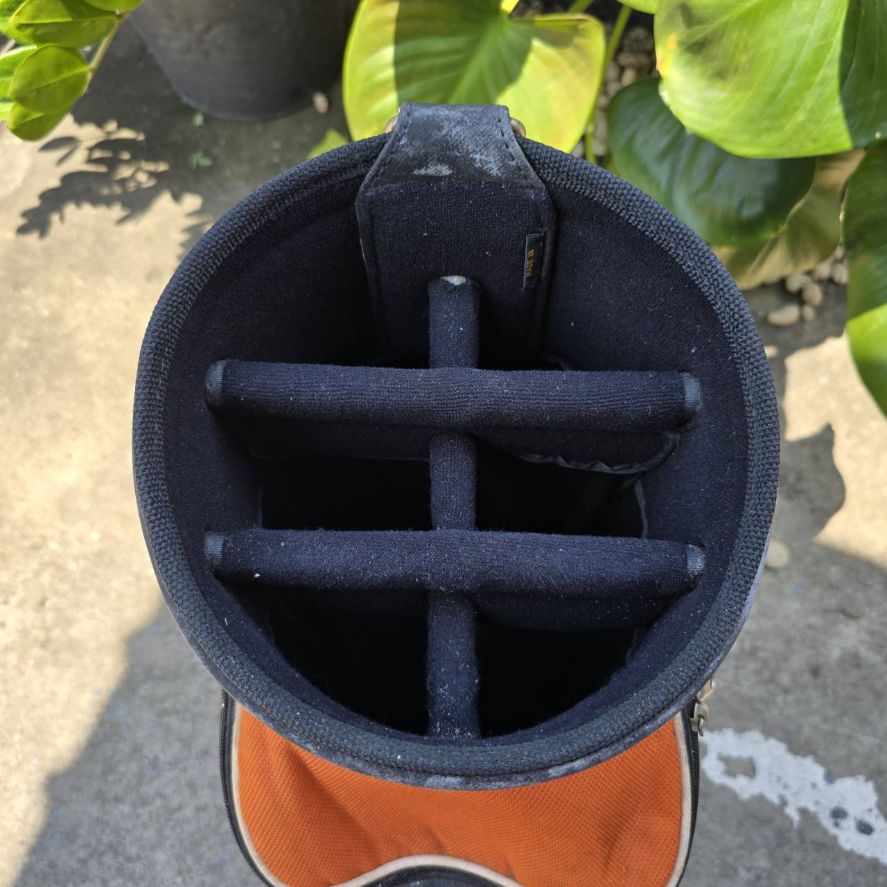 ถุงกอล์ฟ CUVO CAVO BY KASCO มือสอง ของแท้ **มีลอยขาวๆบางจุด**