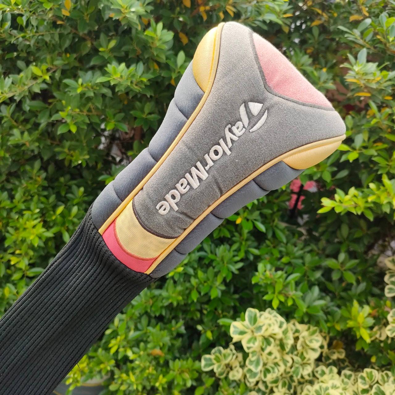 DRIVER TAYLORMADE R5 DUAL องศา 9.5 ก้าน DIAMANA FLEX S ก้านพรีเมี่ยมมาก รุ่น N คือหน้าสแควร์ ตีตรงๆแม่นๆ และตีง่าย หัวใหญ่ ตีไกล!! ไม้กอล์ฟมือสอง ของแท้ BY NakaraLuxurious