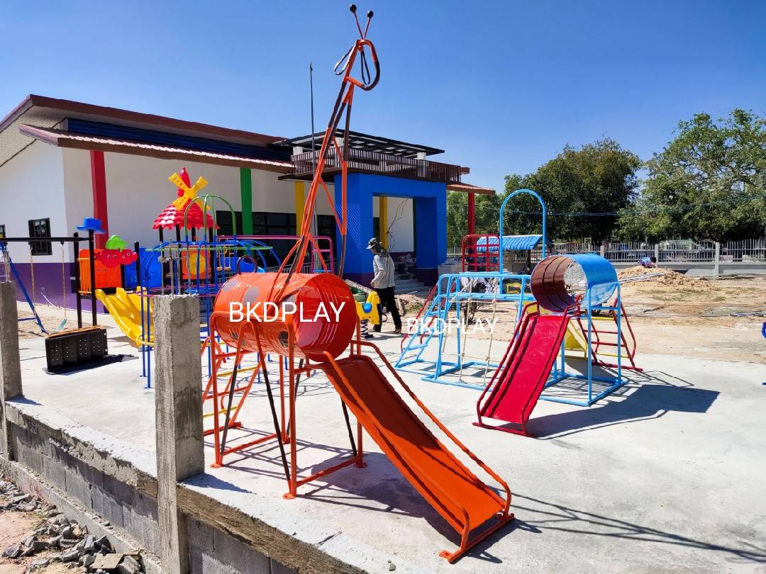 เครื่องเล่นสนามชุดรวมD ประกอบด้วยสไลเดอร์ปีนป่ายแป้นบาสและถังลอด, เครื่องเล่นสนามกลางแจ้ง , เครื่องเล่นสนามเหล็ก, ของเล่น, OutdoorPlayground,สนามเด็กเล่น,เครื่องเล่นงบสพฐ.ประชารัฐ ราคาโรงงาน