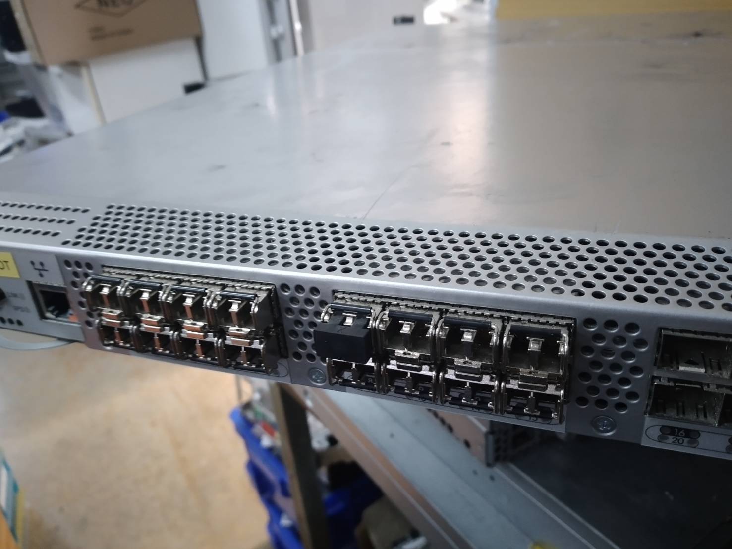EMC DS-4100B - SilkWorm 4100 Fibre Channel Switch