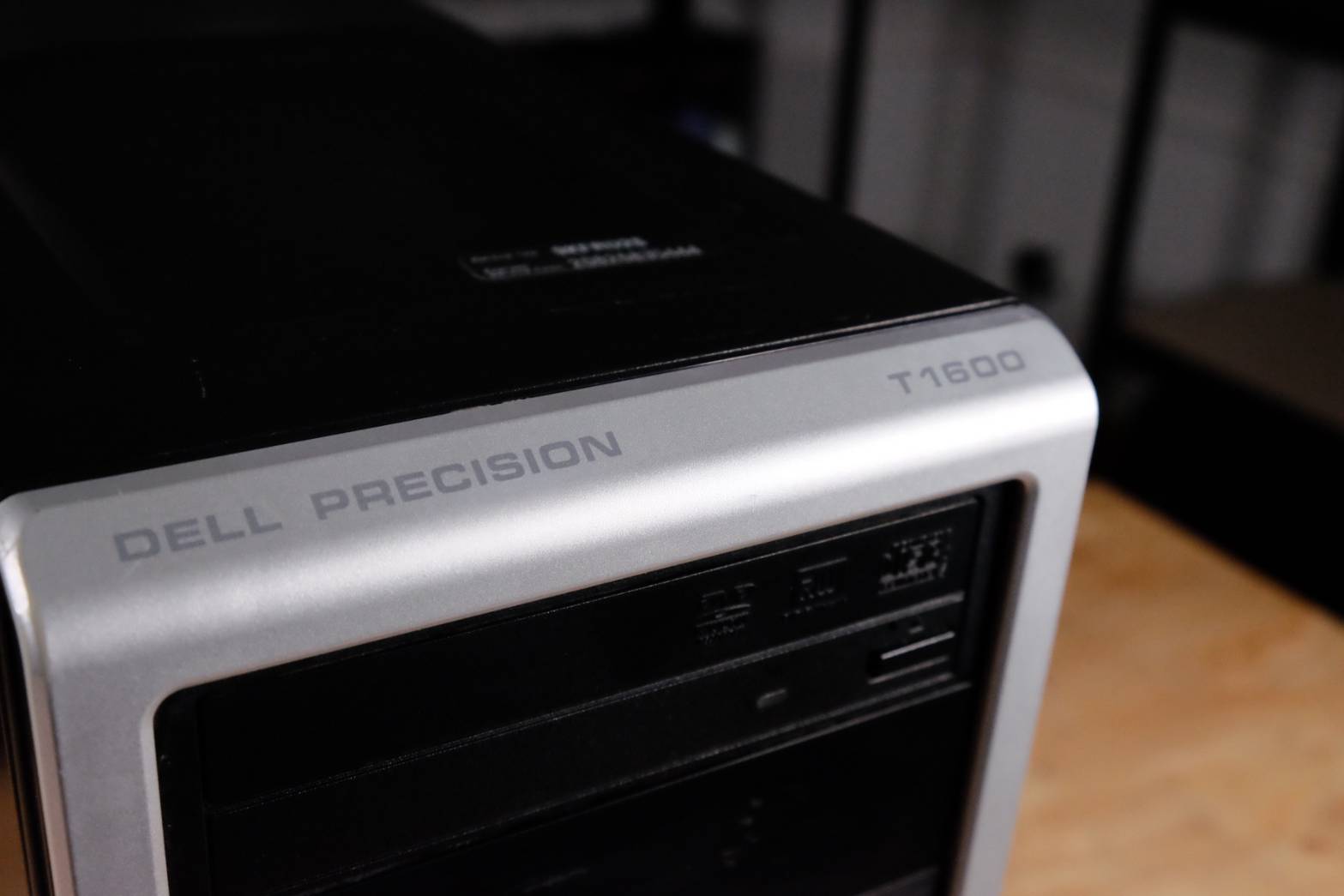 Dell Precision T1600 Workstation เวิร์กสเตชัน E3-1225 Ram 8 GB SSD 120 GB HDD 1 TB VGA 1 GB มีประกัน