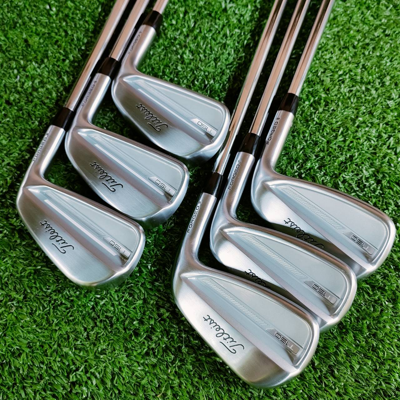 ชุดเหล็ก Titleist T150 Forged สภาพสวยนางฟ้า 98% ไดร์ฟไปแค่ 2 ครั้ง ความรู้สึกขณะปะทะลูกแบบ T100 แต่ ถูกออกแบบให้สร้างความเร็วได้สูงกว่า T100 และตีไกลกว่า มีองศาหน้าเหล็กชันกว่า 2 องศา ชดเชยความผิดพลาดมากกว่า ไม้กอล์ฟพรีเมี่ยมมือสอง ของแท้ By NakaraLuxurio