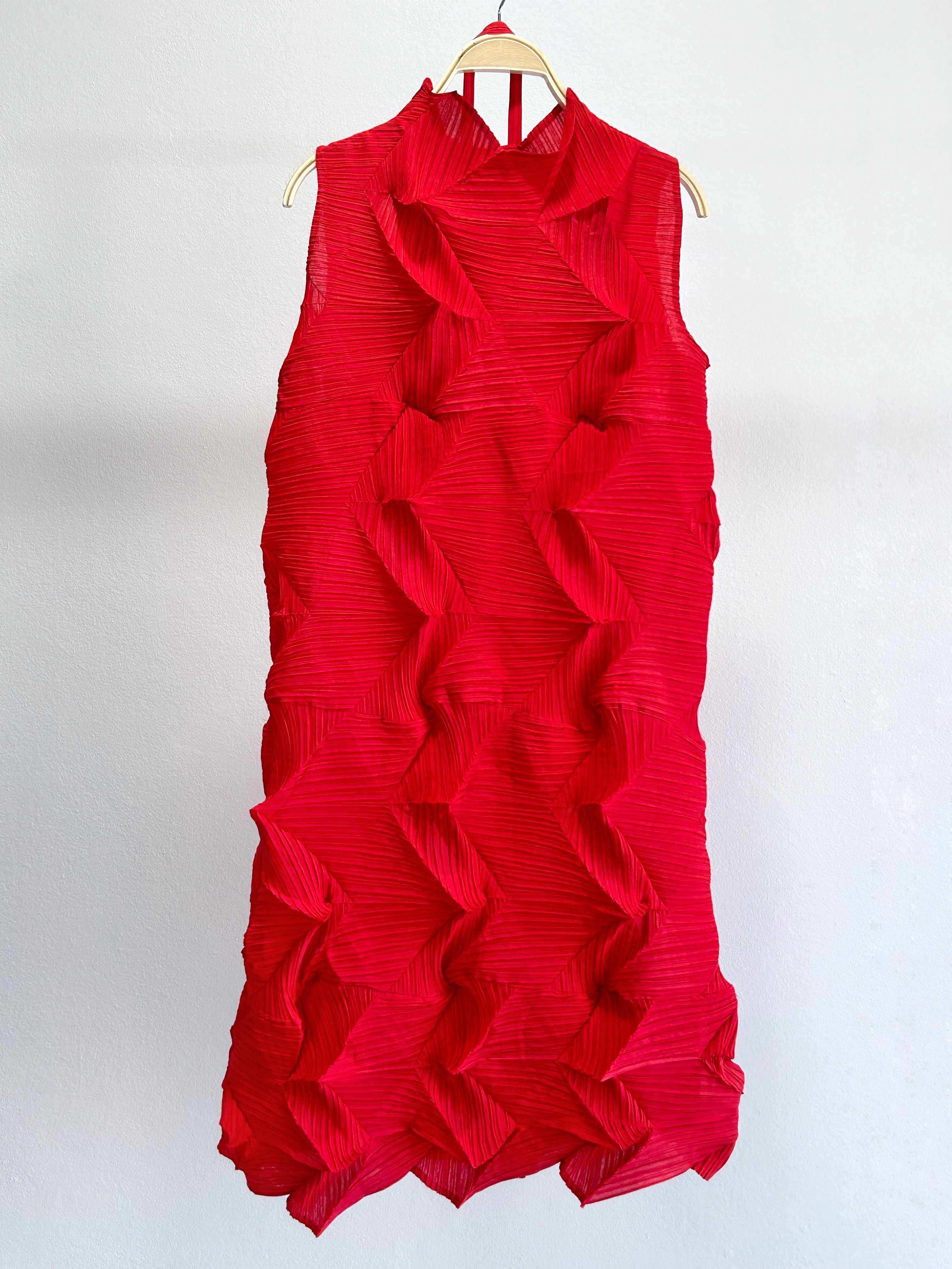 2MUAY รุ่น GJO6613 เดรสอัดพลีทงานคุณภาพ SLEEVELESS ZIGZAG PLEATED DRESS 9สี FREE SIZE